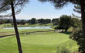 LA PERLE DU GOLF -Magnifique Vue CLIM LINGE Golf Saumane 6P Piscine Tennis